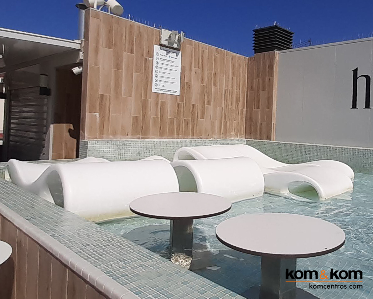 Highbar: Terraza Chill Out en la Azotea del hotel Odissey Room en el centro de Alicante. Proyecto Integral de Kom&Kom